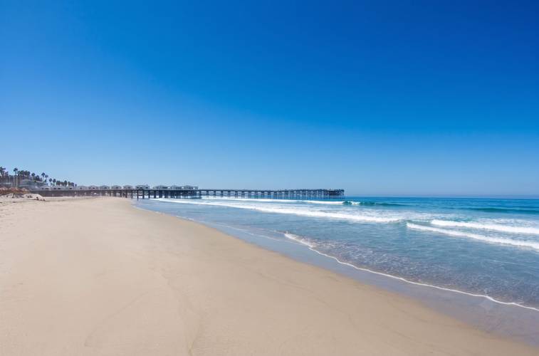 Diamond St surf break in Pacific Beach, San Diego — beachbreak peaks off the sand.